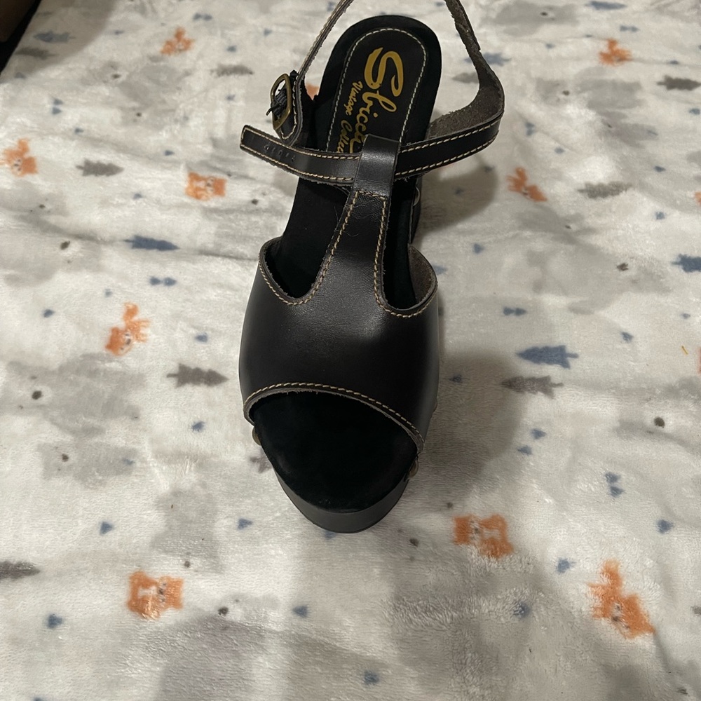 Black Sbicca platform heels